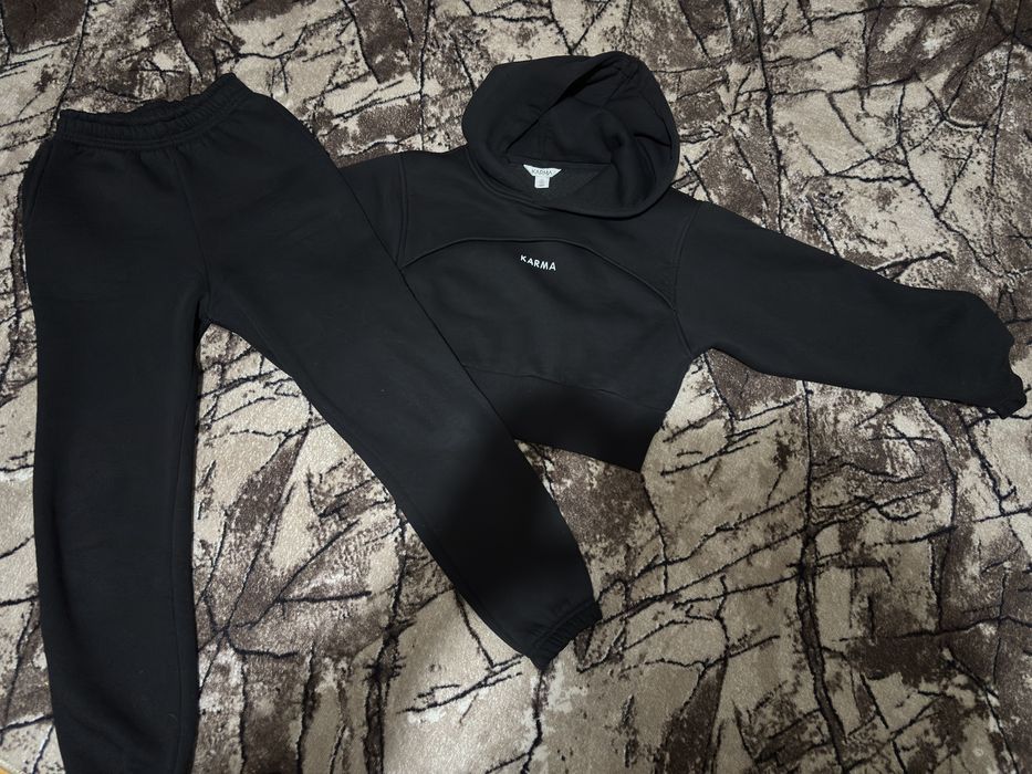 Дамски черен екип Karma xxs