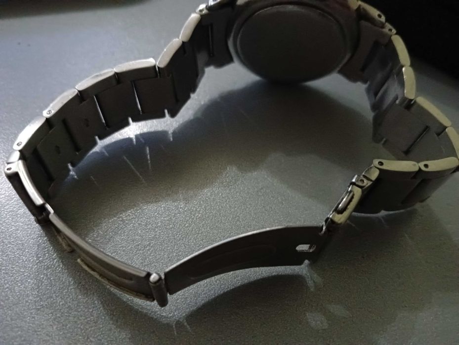 Часовник Kenneth Cole