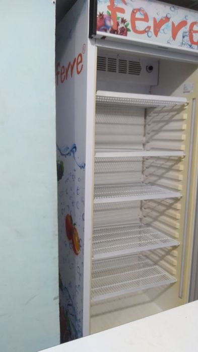 Холодильник витрина