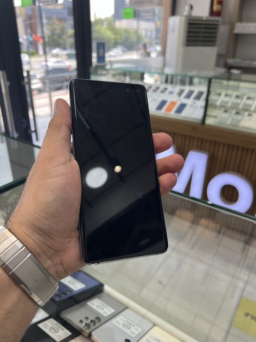 Продается (Nasiya-Вариант-Рассрочка) Galaxy S10 5G в отличном сост