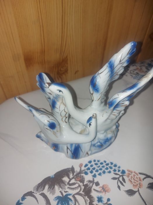 Статуэтка "Лебеди"