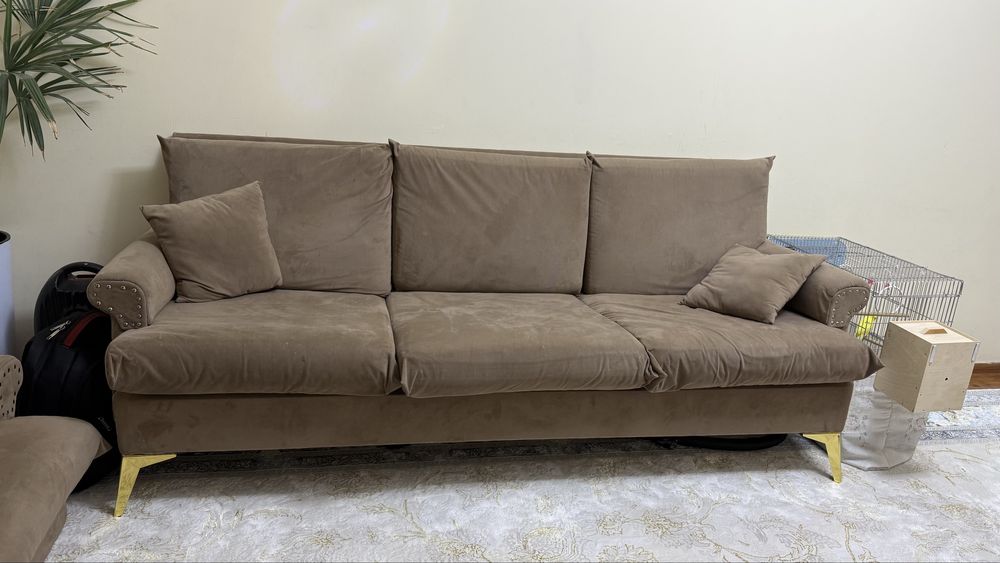 Диван и кресло сотилади