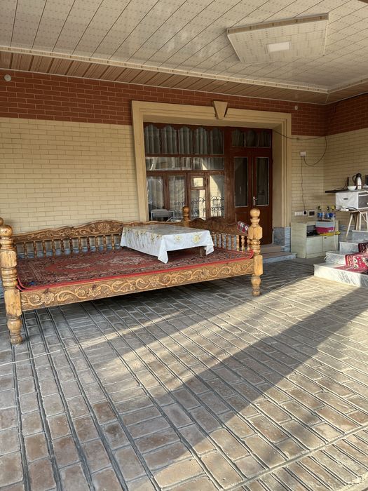 Каттакон ҳовли сотилади. Икки қаватли, жуда мустаҳкам қурилган. Фудаме