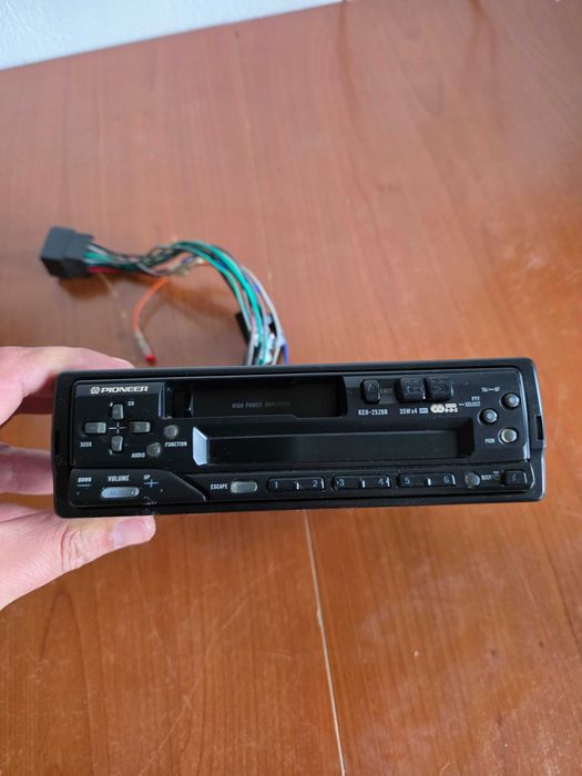 Pioneer KEH-2520R casetofon auto vintage radio cassette player