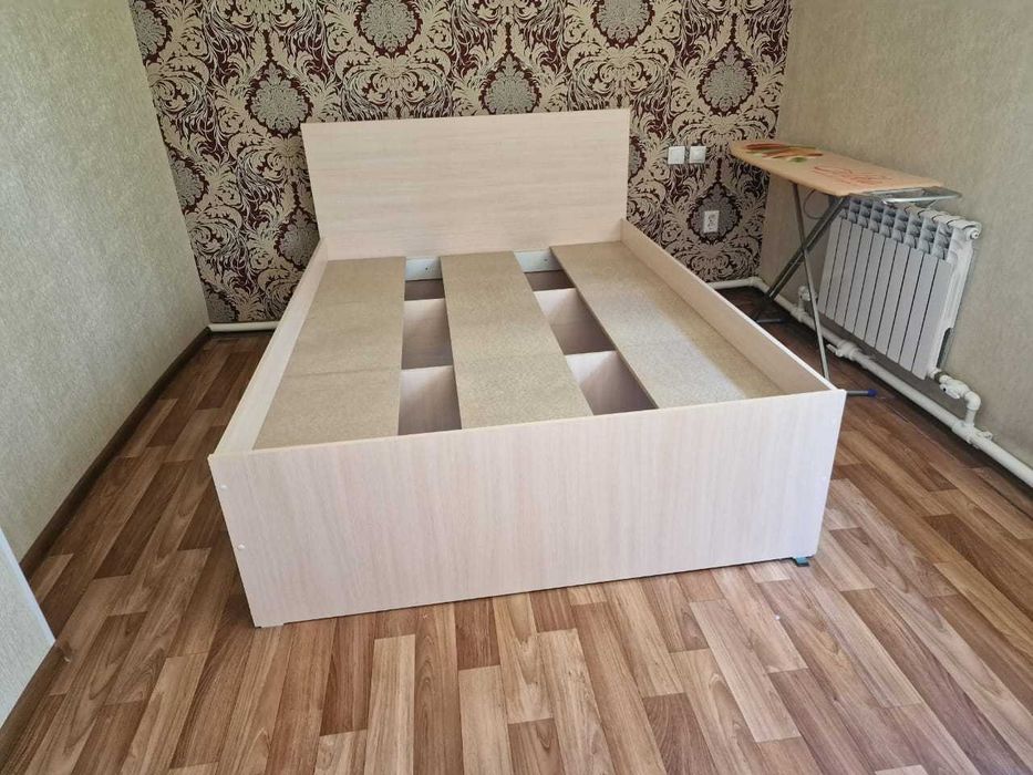 Кровать 1,5*2,2 в спальню