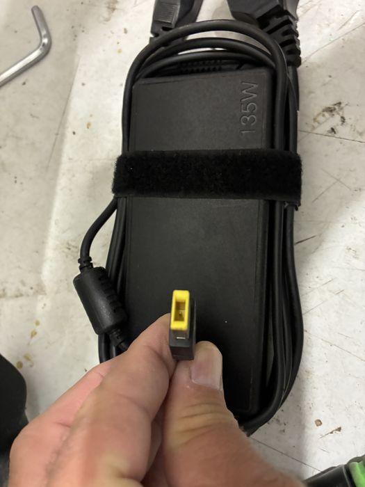 Зарядно Lenovo 135W