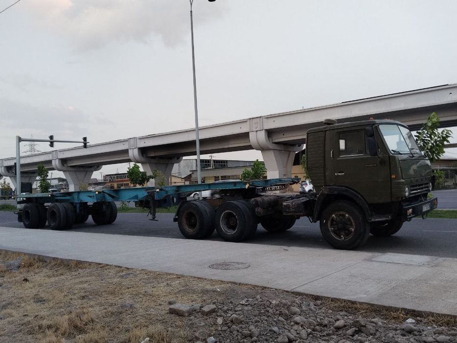 Сотилвоти Камаз контейнеровоз срочно