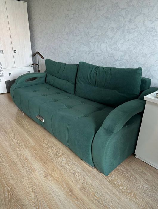 Продам диван  в отличном состояние