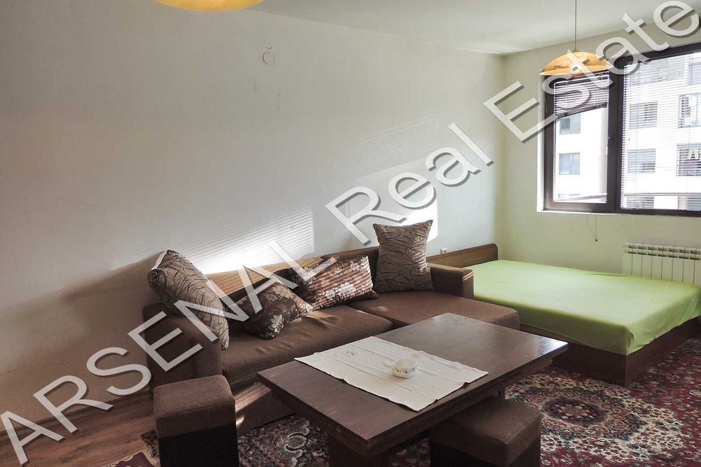 Тристаен апартамент под наем, Стрелбище