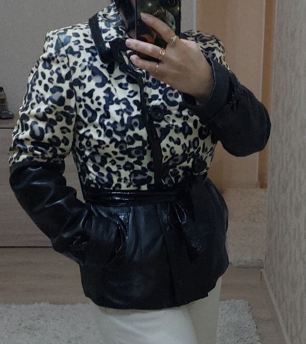 Кожаная куртка-леопард.
