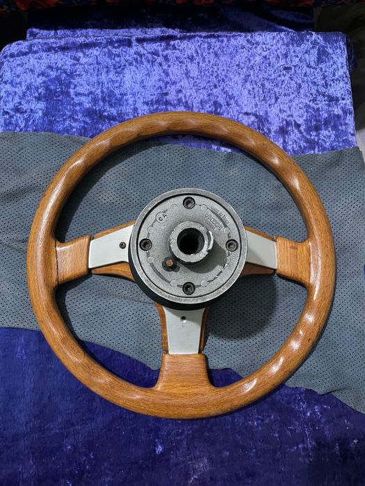Руль Ауди дерево.