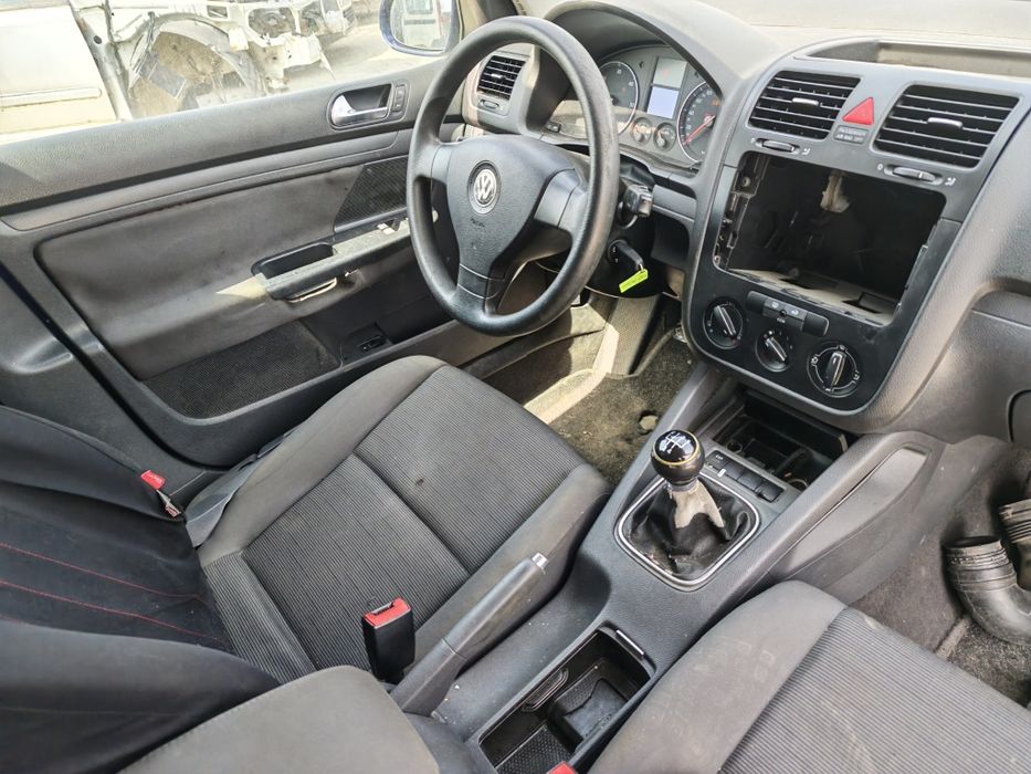 Volkswagen Golf 5 1.9 TDI 105к. На части