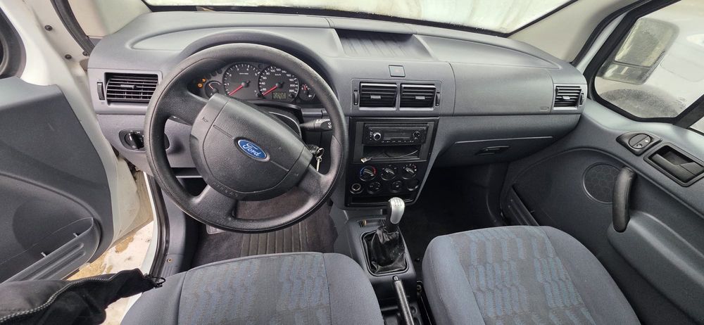 Ford tourneo 8 locuri
