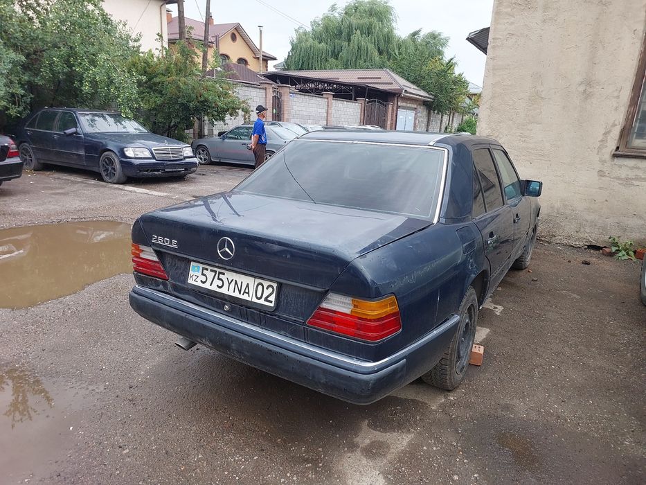 Продам Мерседес е260