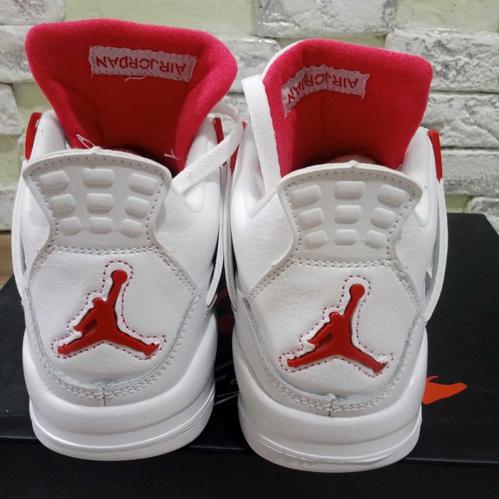 Кроссовки новые Jordan