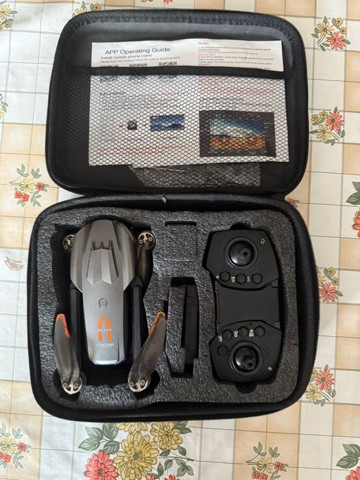 Продатеся дрон в комплекте 4 камеры