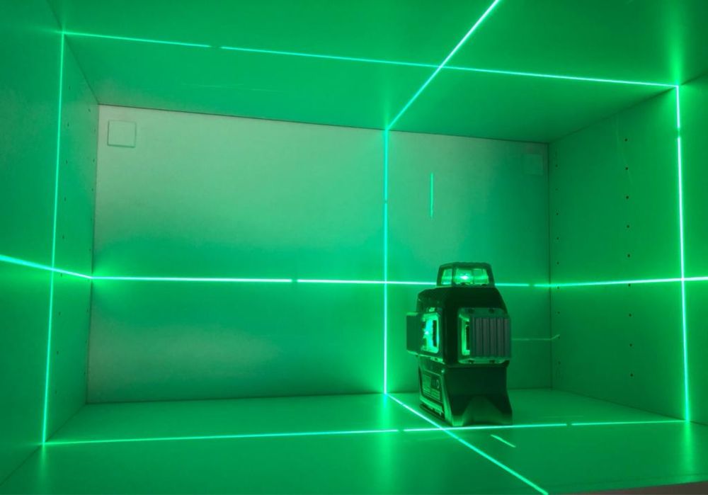 Nivela Laser Bosch GLL 3-80 CG laser verde 360 grade