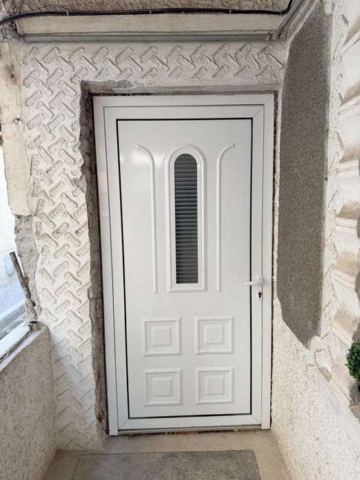 Vand usa intrate casa.