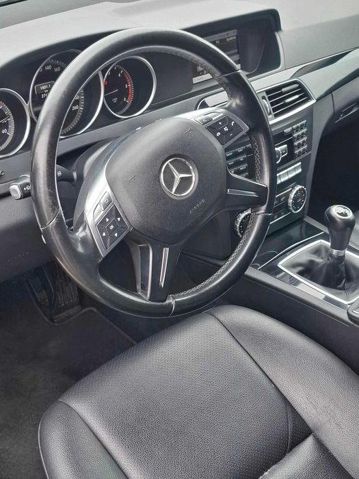 Vreau Mercedes C 180