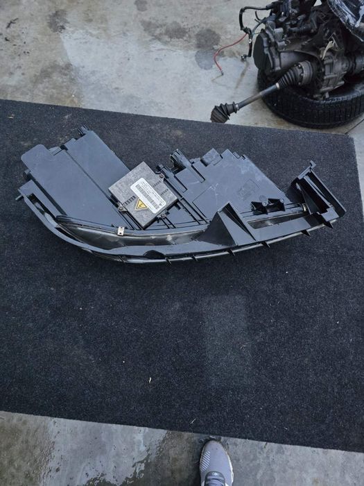 Ляв фар за мазда 6  ксенон оборудван