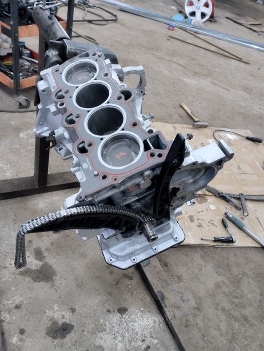 Продам двигатель 2 AZ