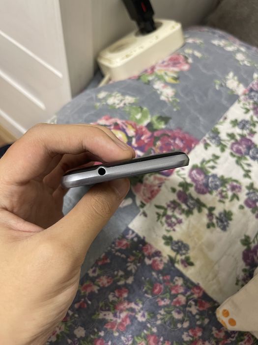 Продаю Samsung J1 2016 без экрана