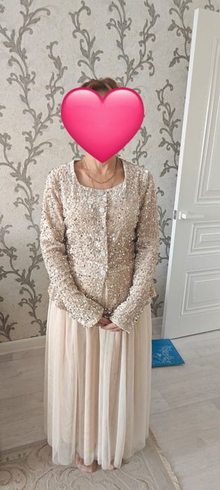 Продаётся, платья новые.