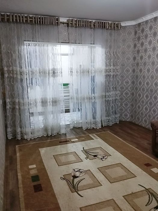 Продам 1 комнатную квартиру 4 мк 4 этаж с мебелью и оргтехникой