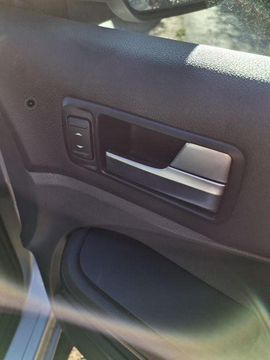 Форд фокус С-МАХ 
- Ста