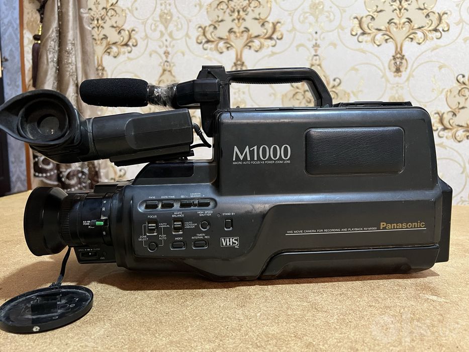 Panasonic M1000 VHS Videokamera — Ishlaydi, Komplekt