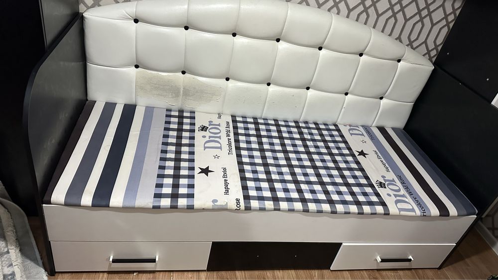 Диван,1 адамдық.