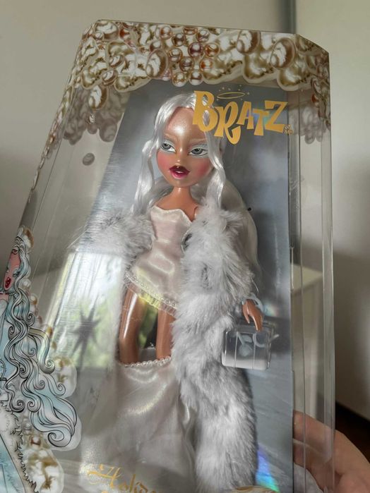 Bratz Holidayz Frosty Nightz Doll 2025 Collector's Edition