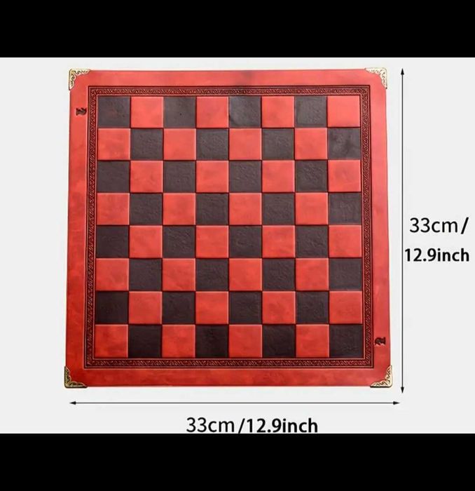 Луксозен Шах с исторически фигурки