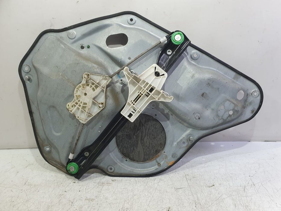 Macara geam stanga spate 1k9839755a Volkswagen Golf 5 (2003 - 2009) 1.9 tdi BLS