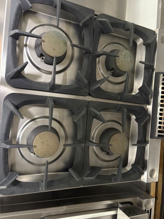 Hota industriala ,masa rece ,aragaz,friptioza si lada congelare
