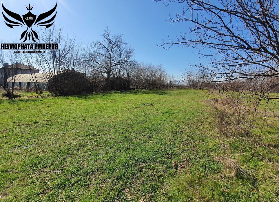 Продавам парцел статут УПИ 1200кв.м. в село Избеглии