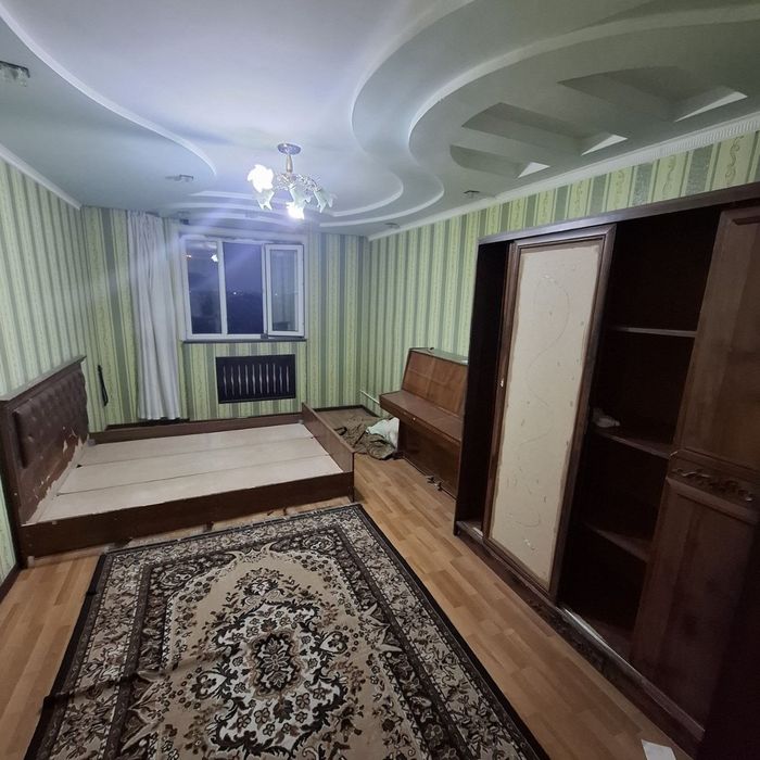 Продаю 6 комнатную квартиру Сергели массив Строитель