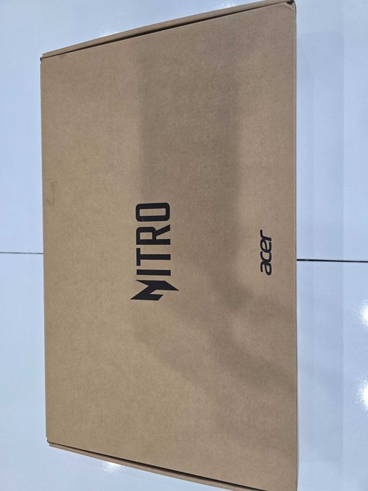 Acer NITRO LITE 16 (Shale Black edition)