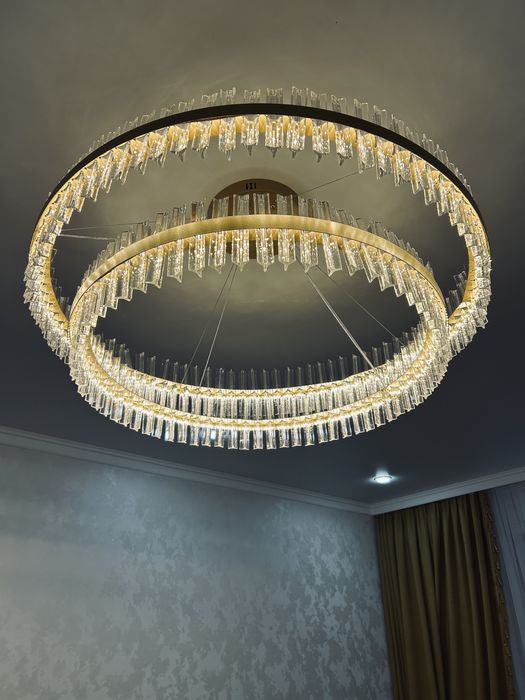 Продам большую люстру