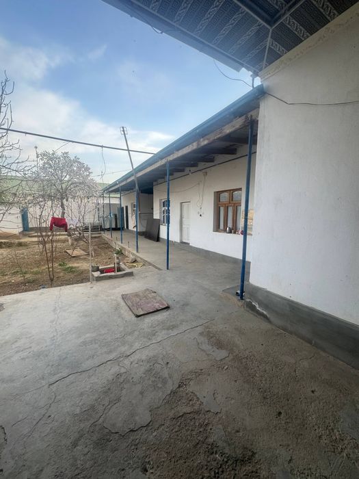 Ховли сотилади 5 хонали 3.3 сутук