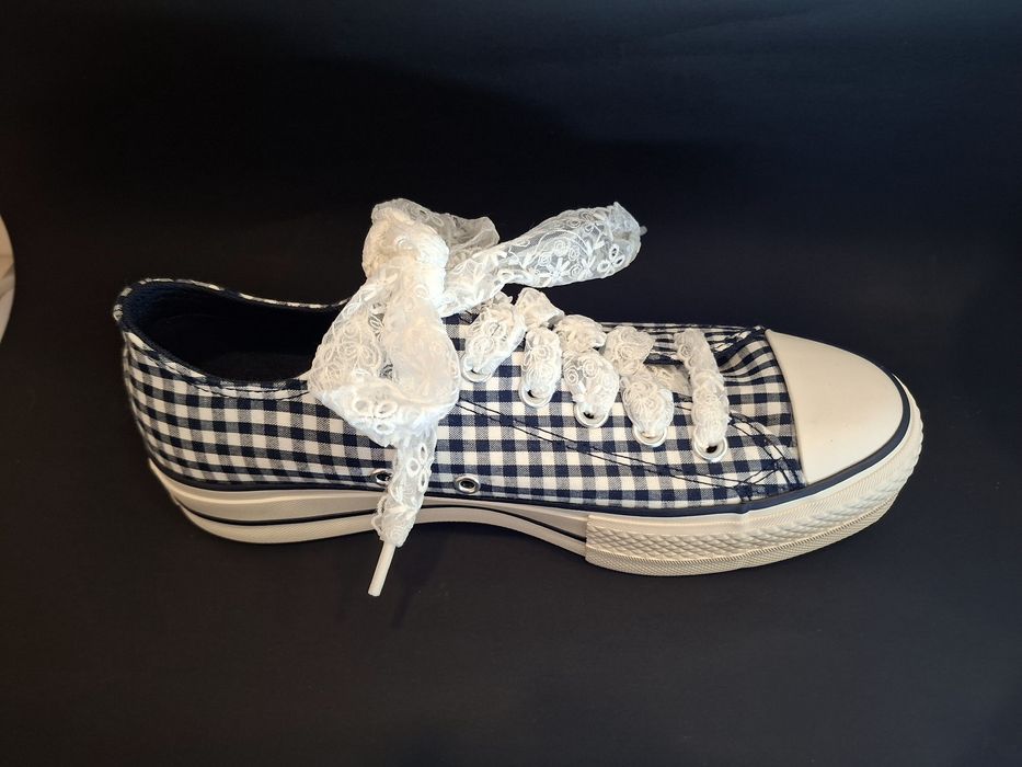 Converse ALLSTAR без никакви забележки.