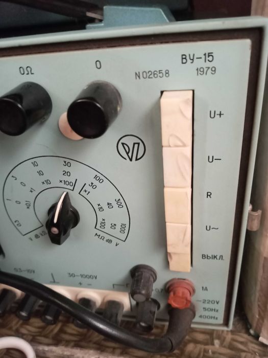 Вольтметр ВУ-15, измеритель CN-720В.