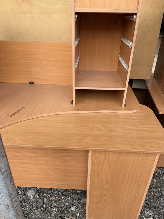 Продам столы , парты