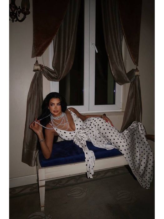 Дълга рокля на точки