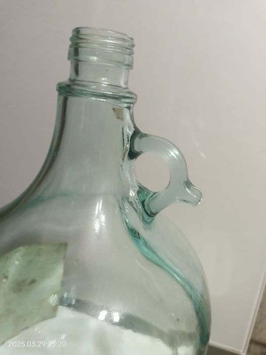 Продам бутыль стеклянный