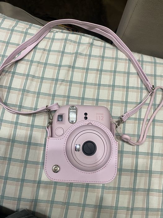 Instax 12 mini без плёнок но с чехлом