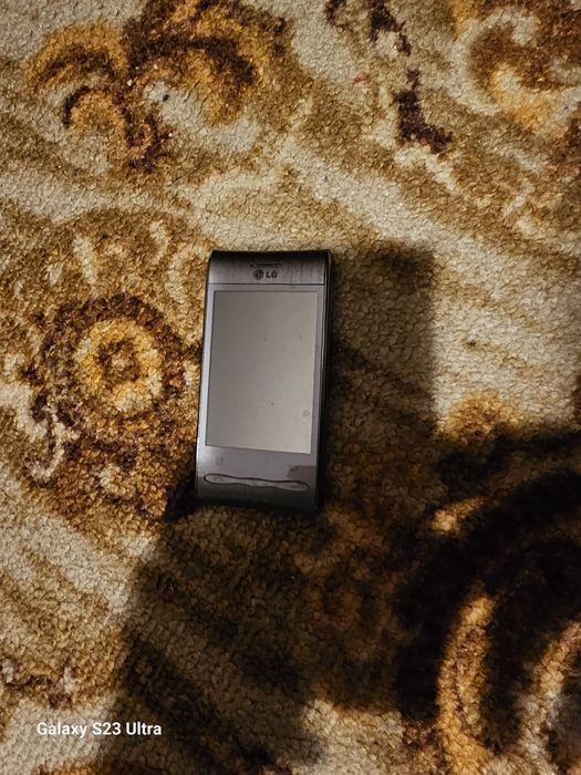 Продавам лот от стари телефони