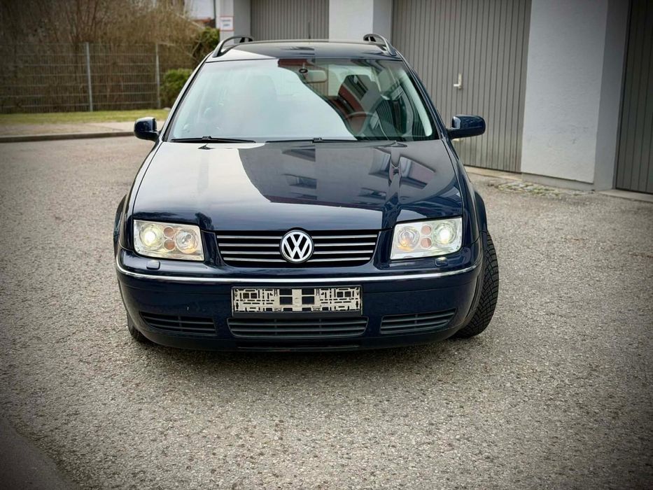 VOLKSWAGEN Bora