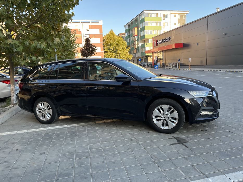 Skoda Octavia 2021 Diesel 2.0 manual incalzire scaune bord digital senzori parcare recunoastere semne faruri led geamuri privacy navigatie mare