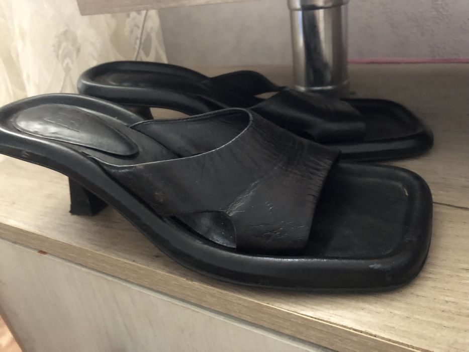 Продам женскую обувь